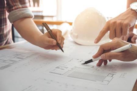 S'entourer d'un professionnel pour déclarer des travaux d'agrandissement à Lyon