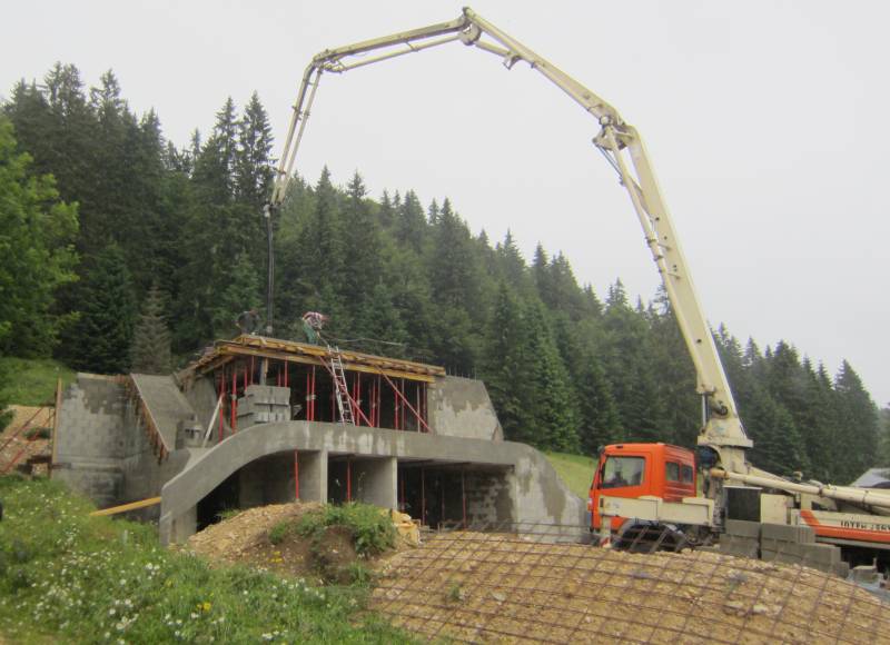 Maison en construction de style contemporain sur les hauteurs de Lyon